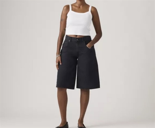 LEVIS SUPER BAGGY JORTS BLACK